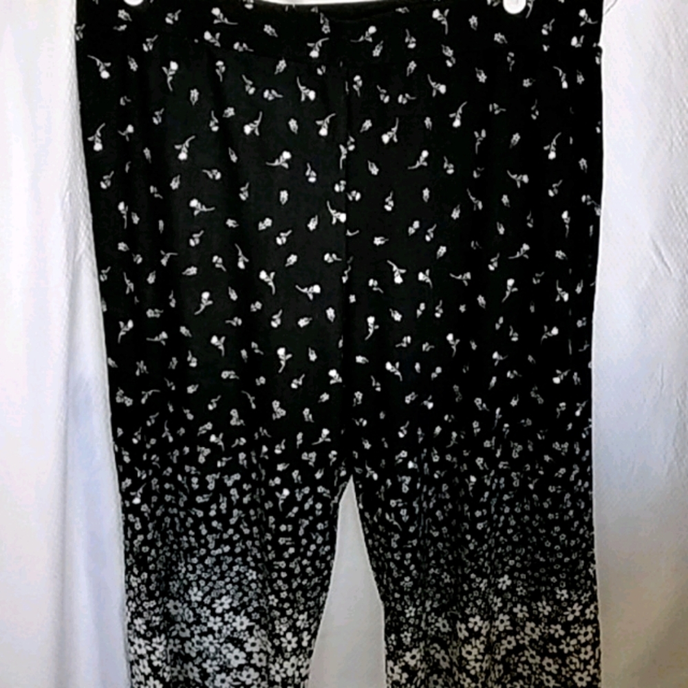 Isaac Mizrahi Live! Floral Capris